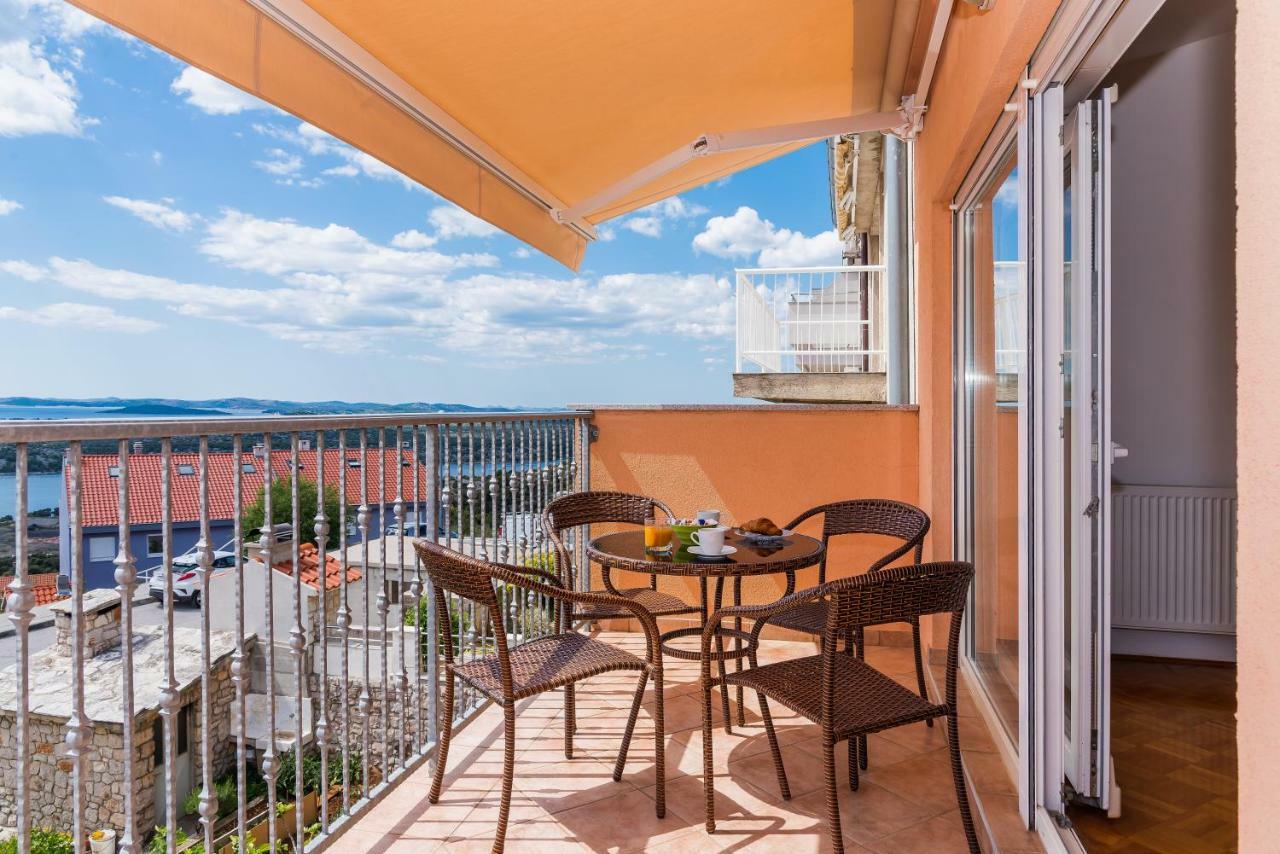 Apartment Anamarija With Sea View Šibenik Extérieur photo
