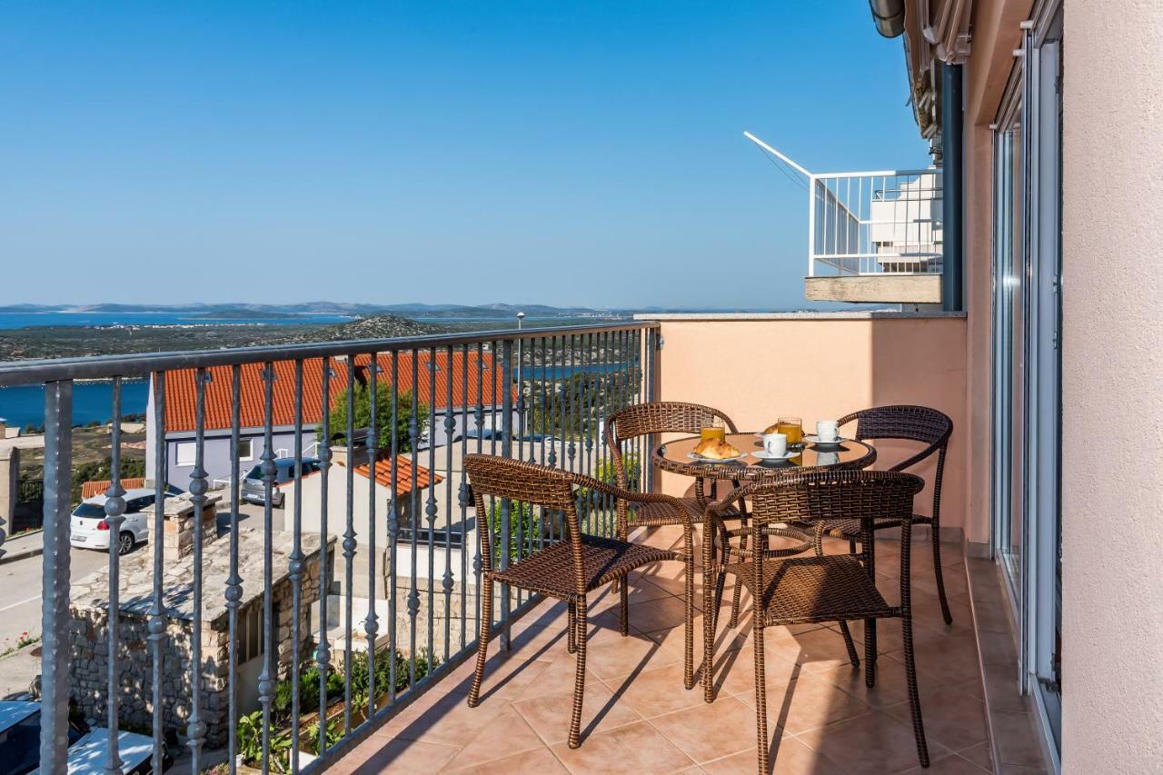 Apartment Anamarija With Sea View Šibenik Extérieur photo